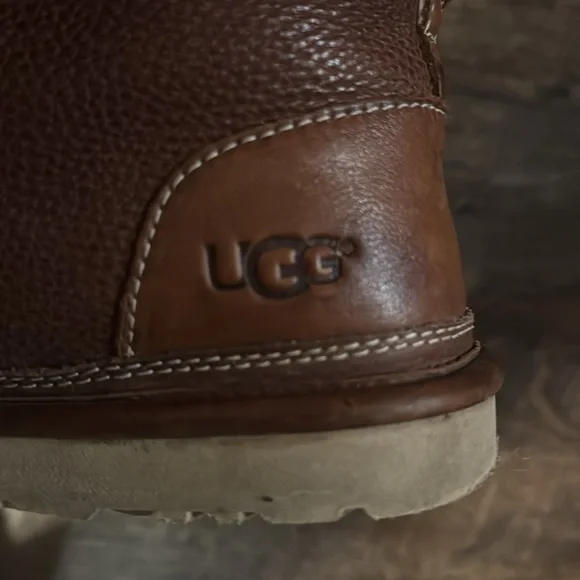 Men’s Ugg Chukka Boots - Picture 5 of 7